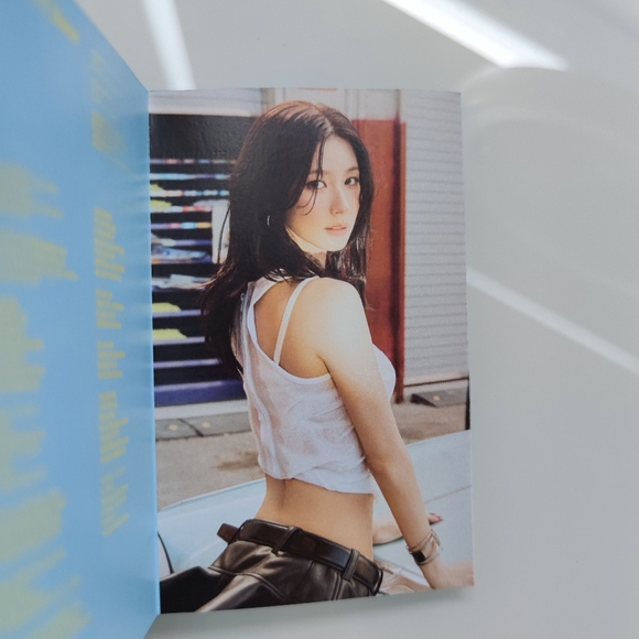 (G)I-DLE I SWAY Weverse Preorder Benefit Poster (set of 9) - Picture 6 of 8